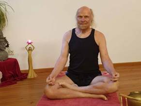 Ein Bild, das Person, Muskel, Yoga, k�rperliche Fitness enth�lt.

KI-generierte Inhalte k�nnen fehlerhaft sein.